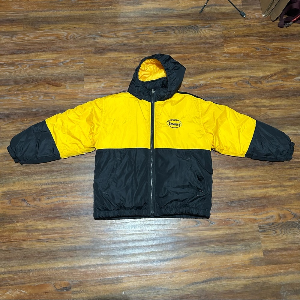 SOLD

STARTER Steelers puffer jacket